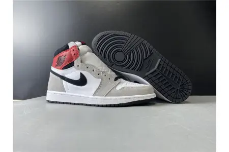 Air Jordan 1 High OG  Light Smoke Grey 