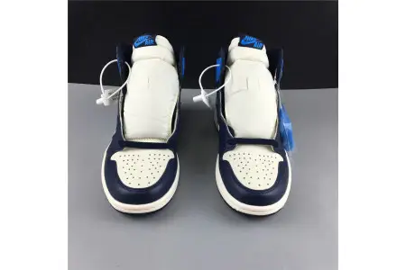 Air Jordan 1 Retro High OG Obsidian 