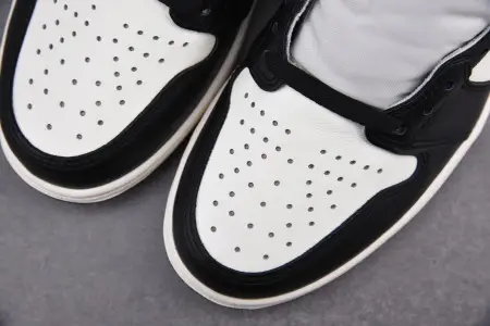 AIR JORDAN 1 RETRO HIGH DARK MOCHA 