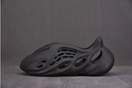 Adidas Yeezy Foam RNNR Onyx  ACEFA6