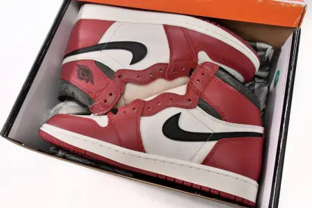 Jordan 1 Retro High OG Chicago Lost and Found 