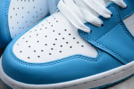 Air Jordan 1 Retro High OG ‘UNC’ 