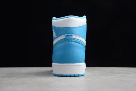 Air Jordan 1 Retro High OG ‘UNC’ 