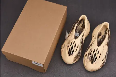 Adidas Yeezy Foam RNNR MX Cream Clay 