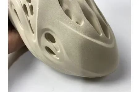 Adidas Yeezy Foam RNNR Sand 