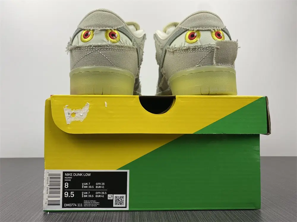 Nike SB Dunk Low 