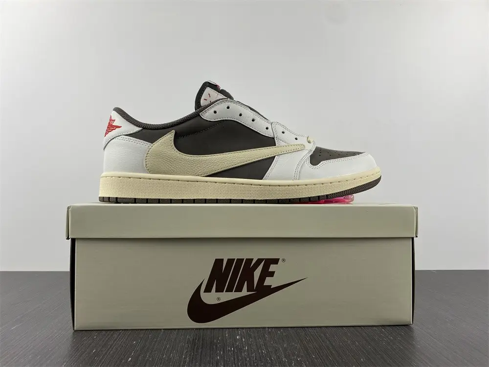 Jordan 1 Retro Low OG SP Travis Scott Reverse 