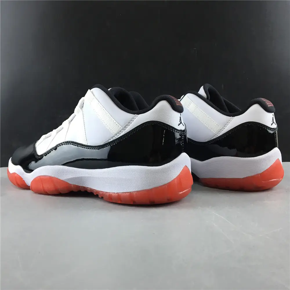 AIR JORDAN 11 RETRO LOW CONCORD BRED 