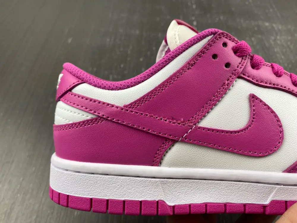Nike Dunk Low Active 