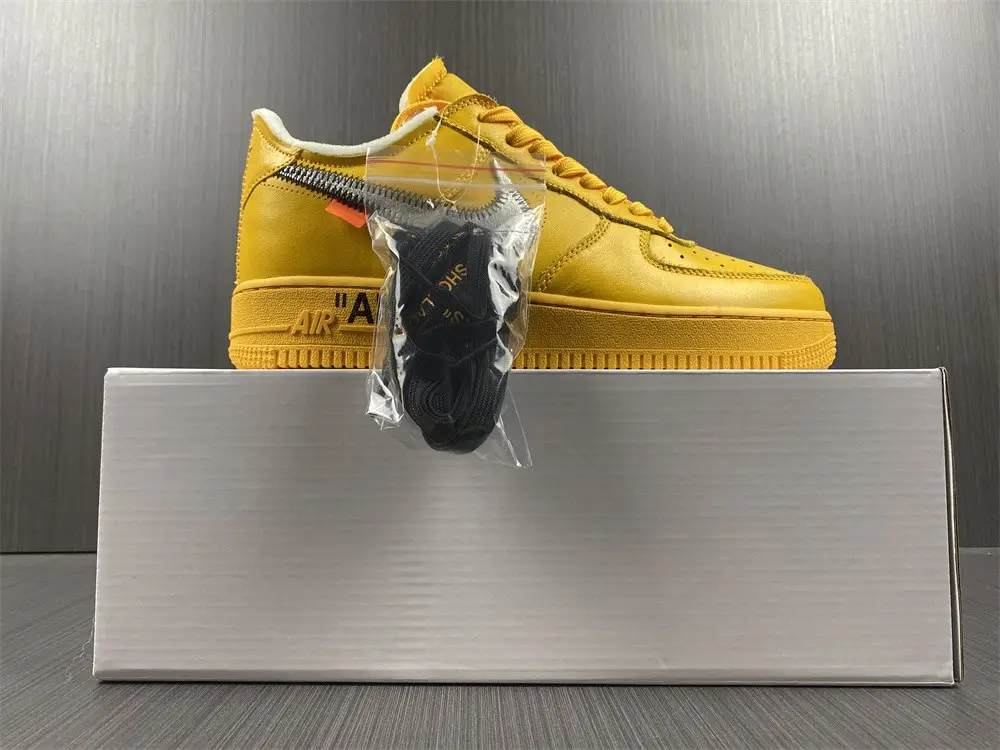 Nike Air Force 1 Low OFF-WHITE University Gold Metallic 
