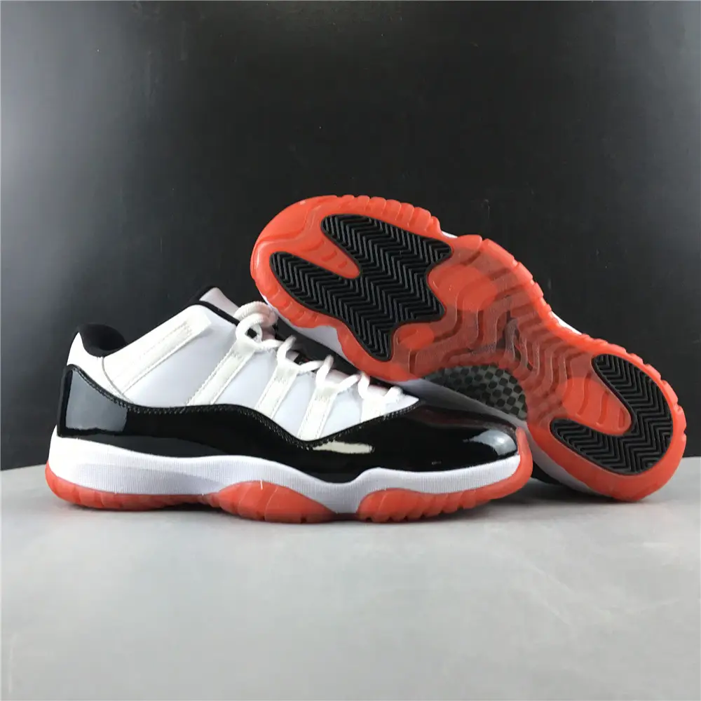 AIR JORDAN 11 RETRO LOW CONCORD BRED 