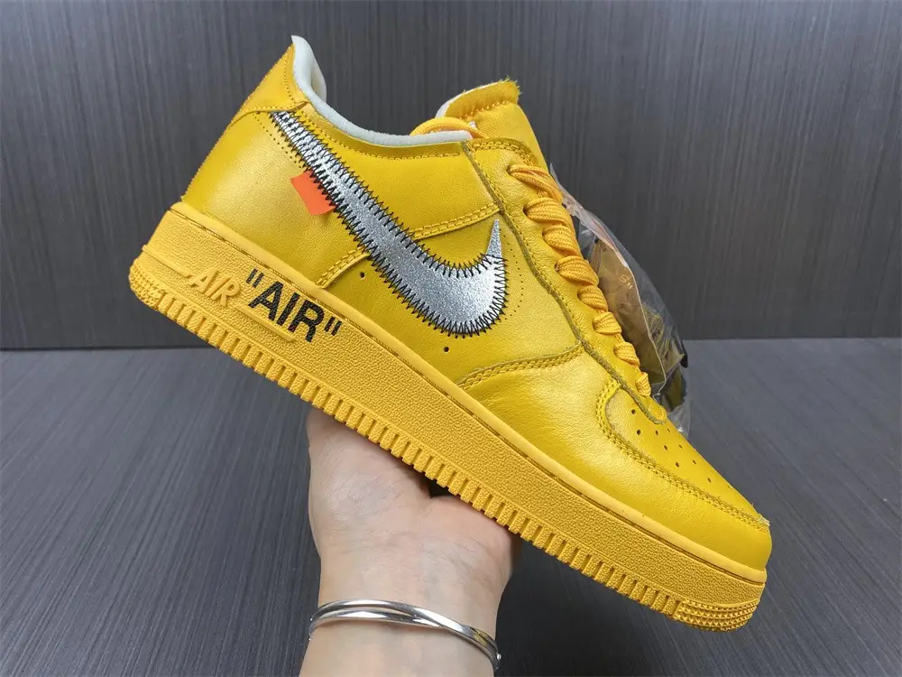 Nike Air Force 1 Low OFF-WHITE University Gold Metallic 