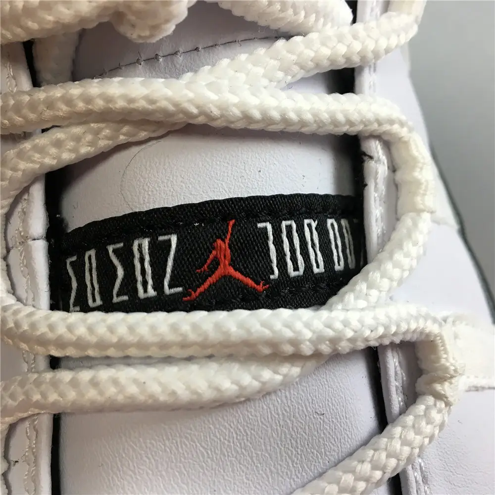 AIR JORDAN 11 RETRO LOW CONCORD BRED 