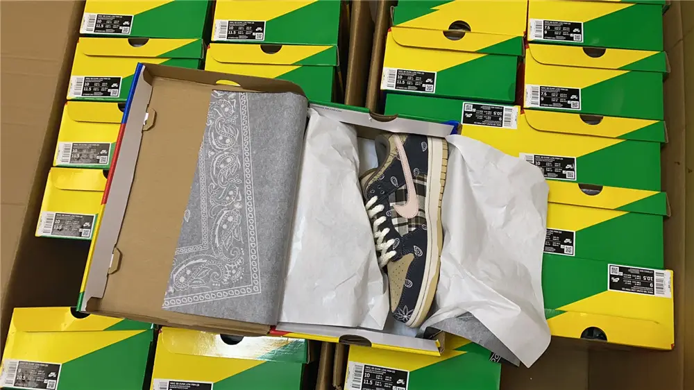 Nike SB Dunk Low Travis Scott (Regular 