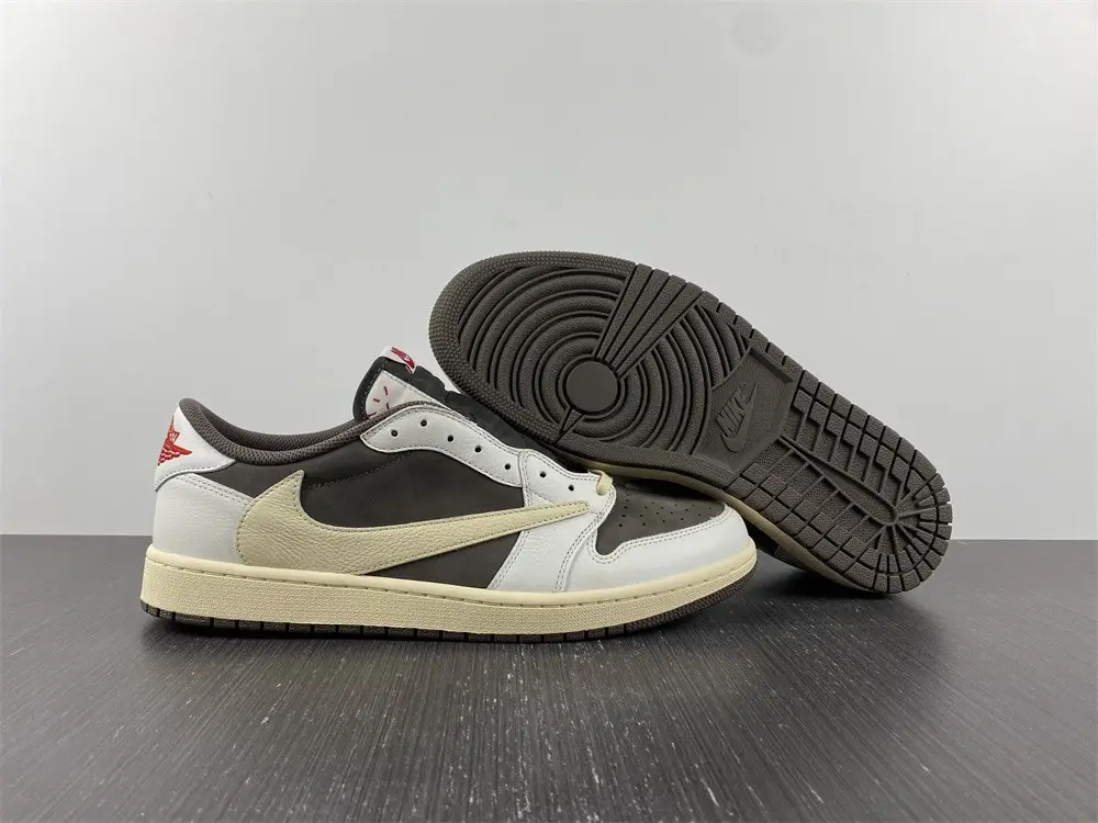 Jordan 1 Retro Low OG SP Travis Scott Reverse 