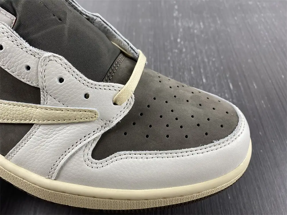 Jordan 1 Retro Low OG SP Travis Scott Reverse 