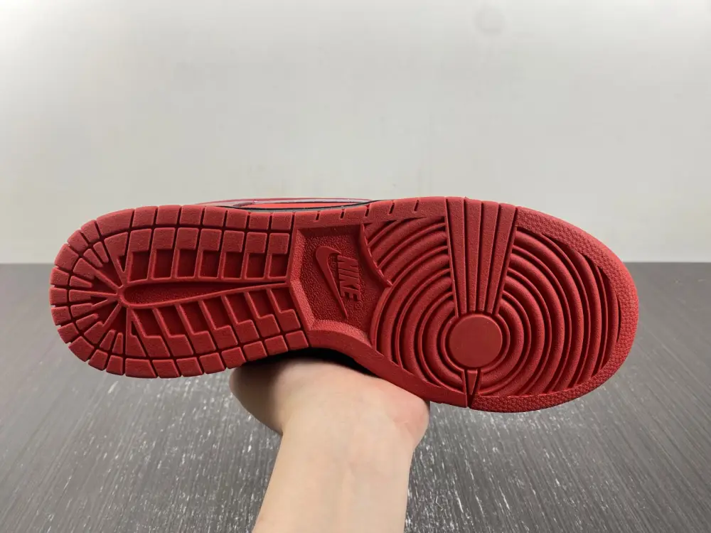 Nike Dunk SB Low Red 