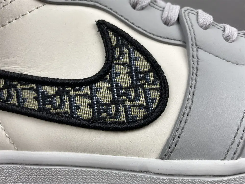Jordan 1 Retro High 