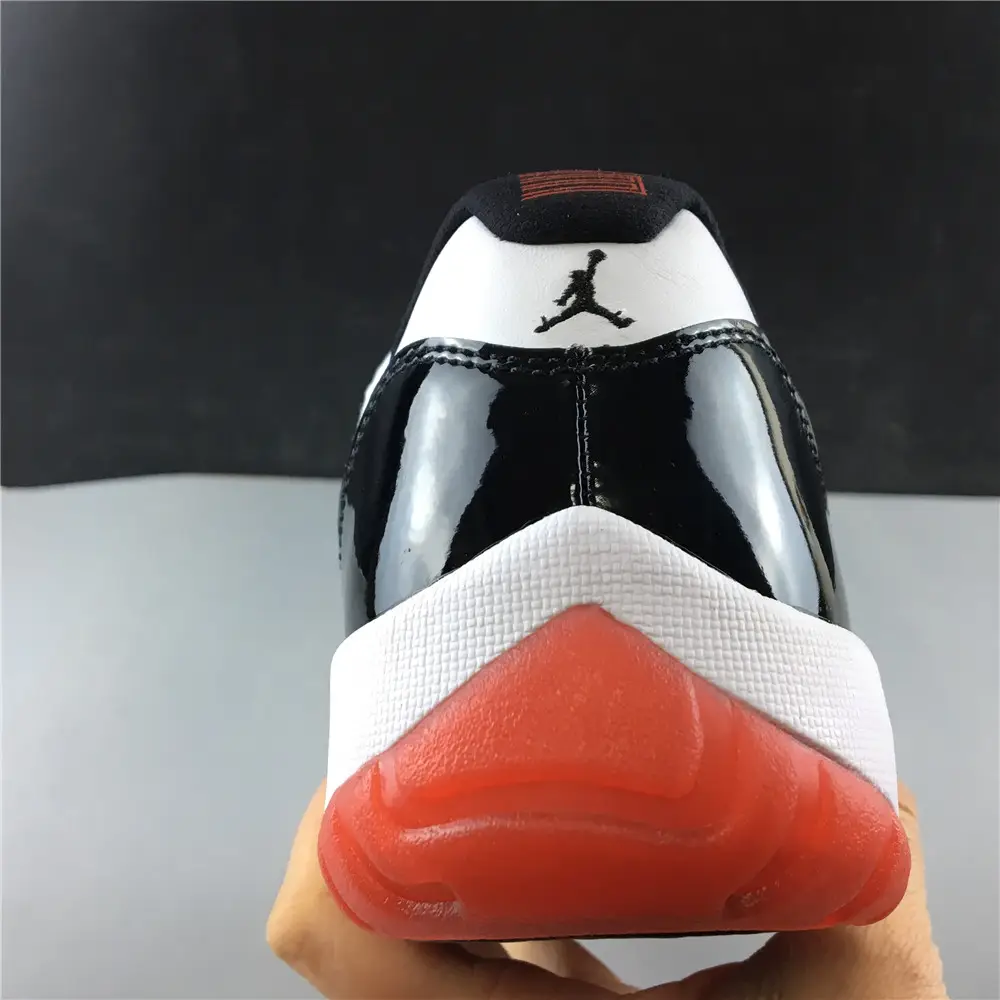 AIR JORDAN 11 RETRO LOW CONCORD BRED 