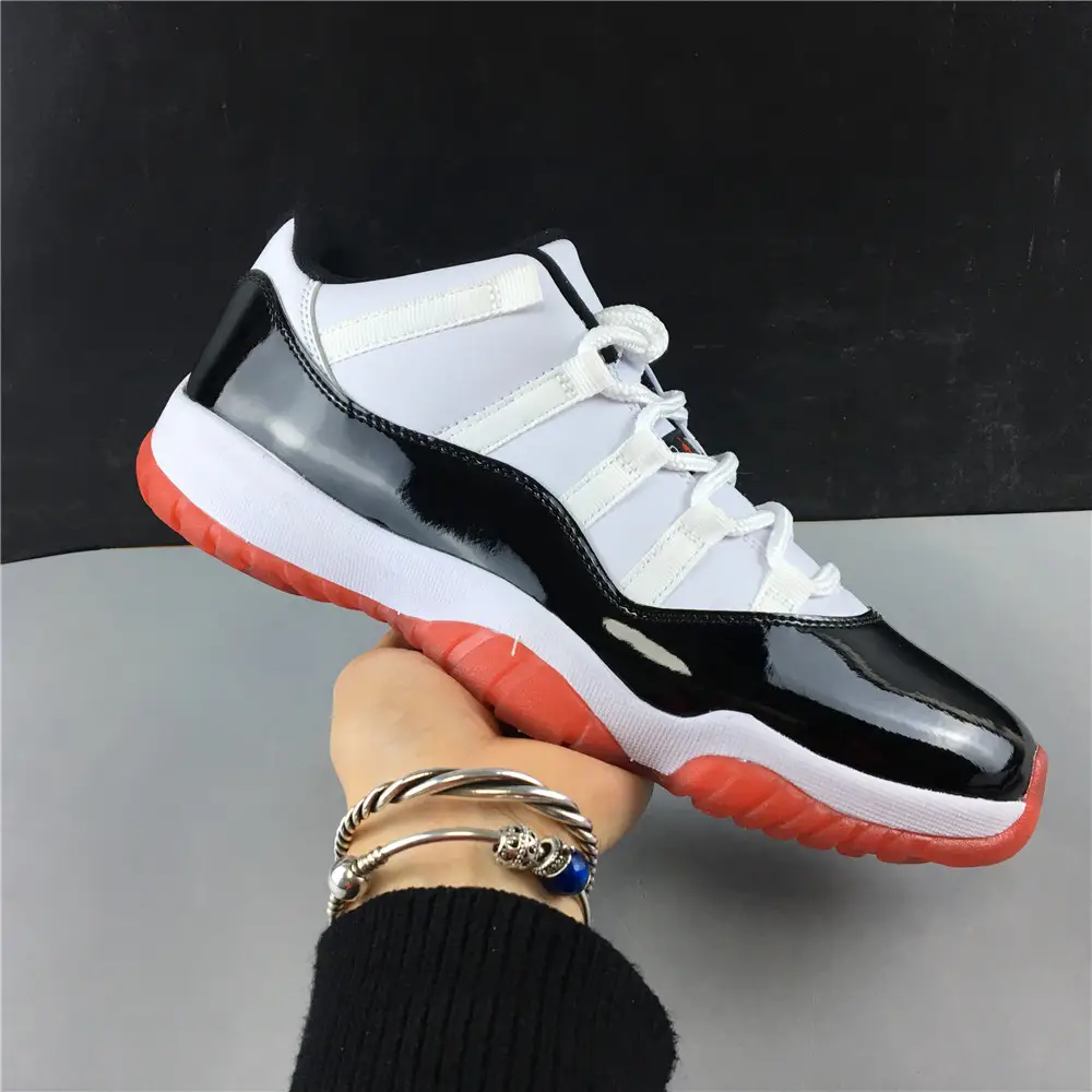 AIR JORDAN 11 RETRO LOW CONCORD BRED 