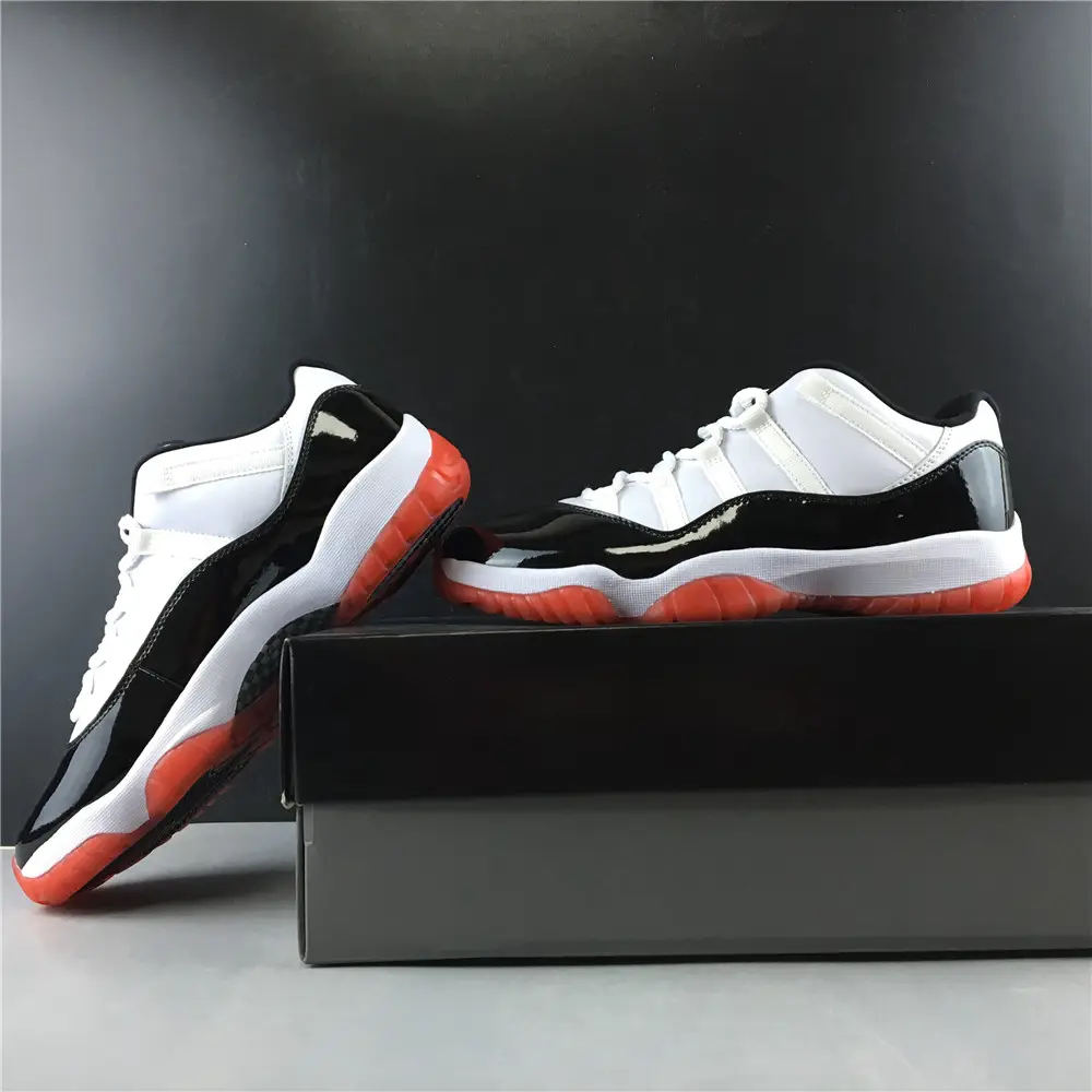 AIR JORDAN 11 RETRO LOW CONCORD BRED 