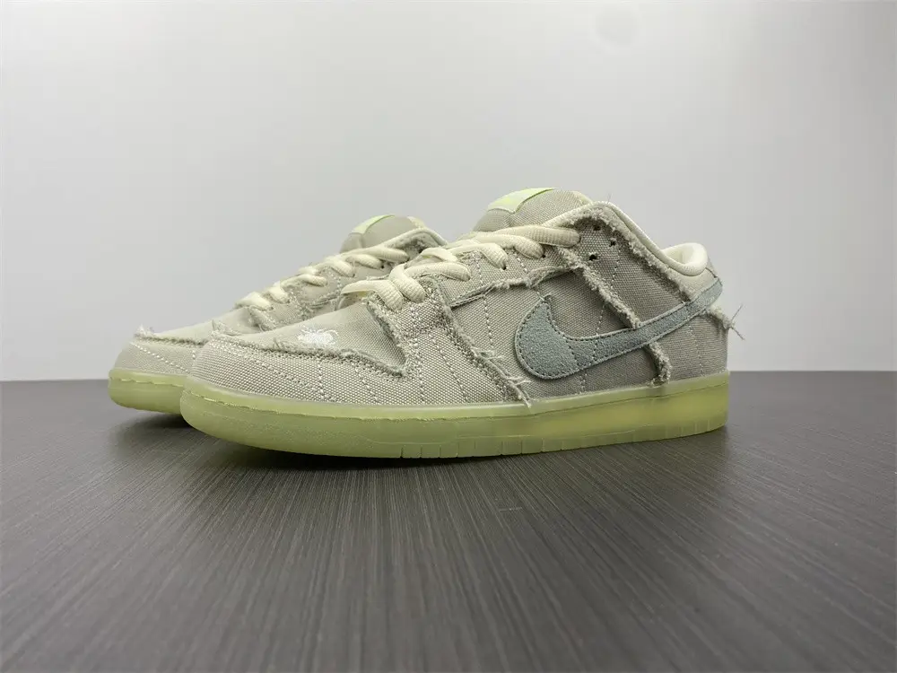 Nike SB Dunk Low 