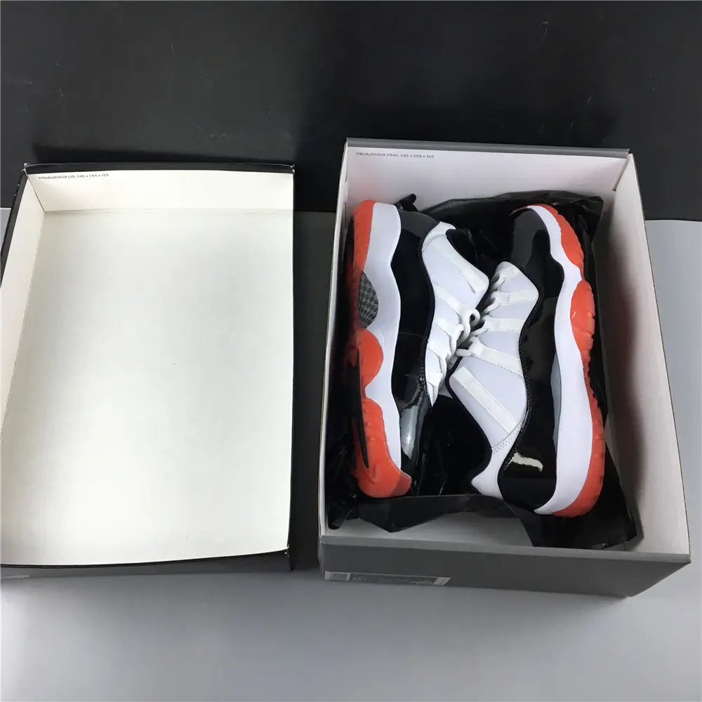 AIR JORDAN 11 RETRO LOW CONCORD BRED 
