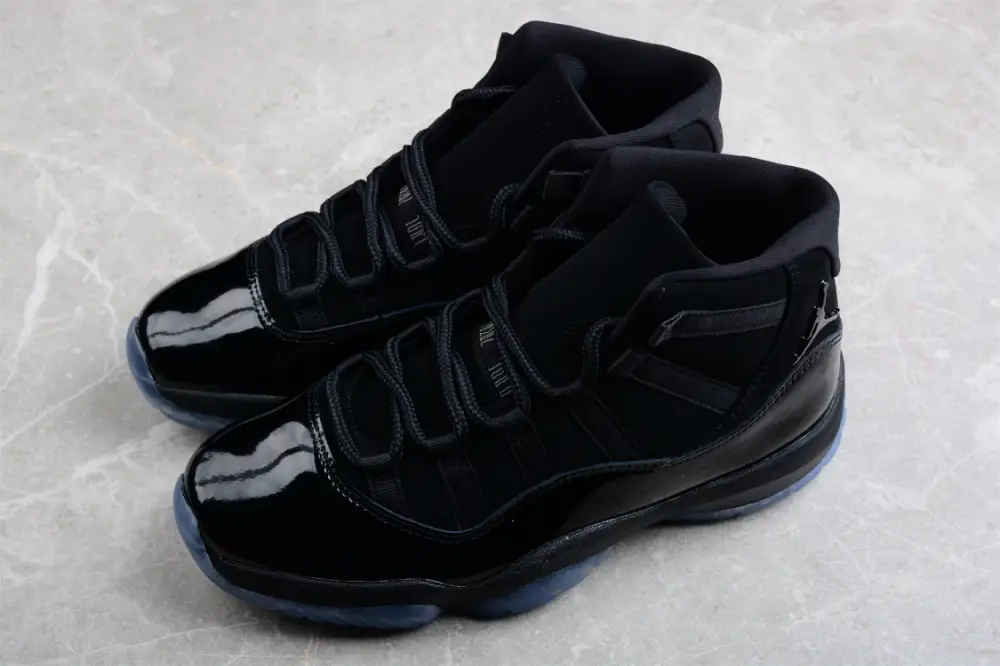 AIR JORDAN 11 CAP AND GOWN BLACK 