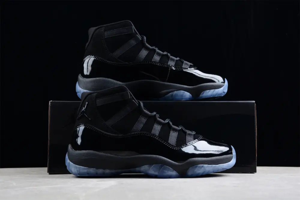 AIR JORDAN 11 CAP AND GOWN BLACK 