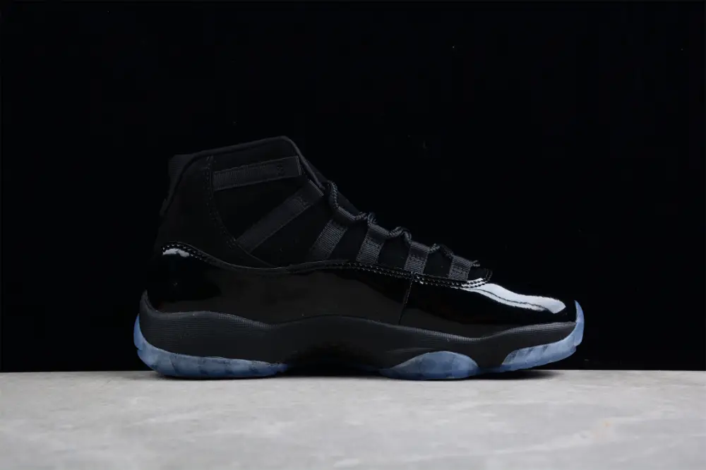 AIR JORDAN 11 CAP AND GOWN BLACK 