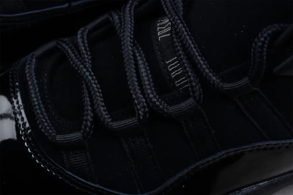 AIR JORDAN 11 CAP AND GOWN BLACK 