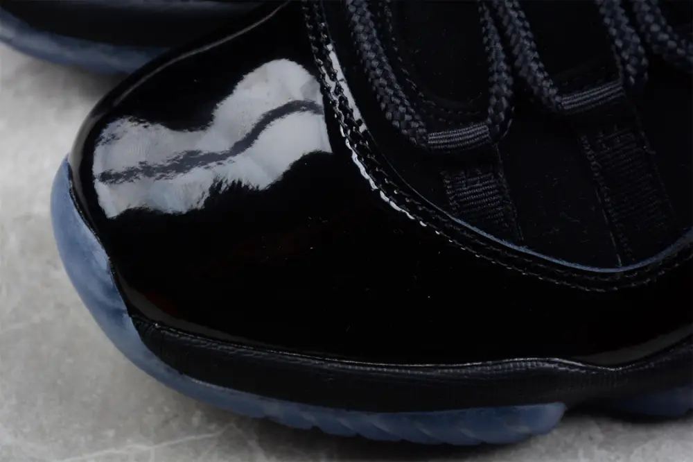 AIR JORDAN 11 CAP AND GOWN BLACK 