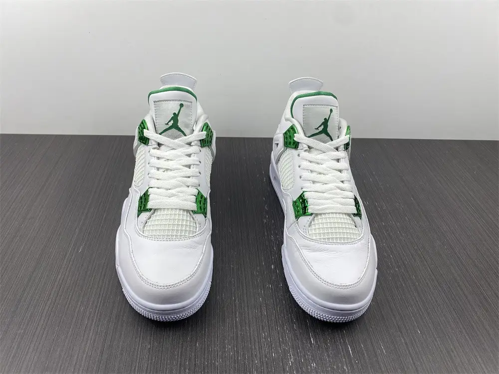 Jordan 4 Retro Metallic 