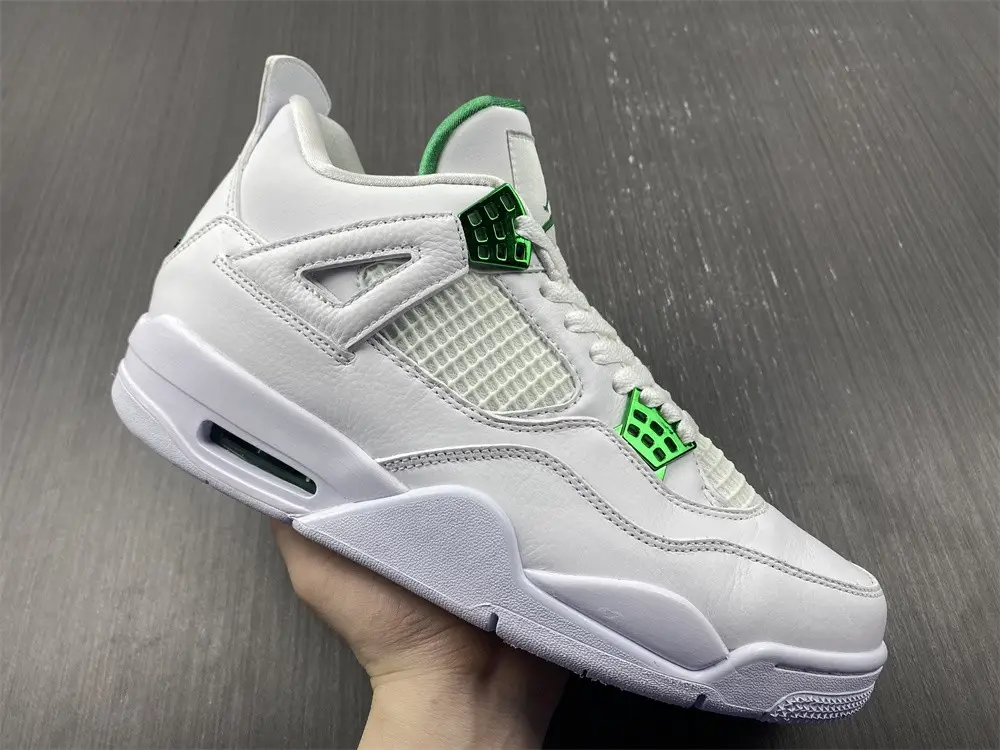 Jordan 4 Retro Metallic 