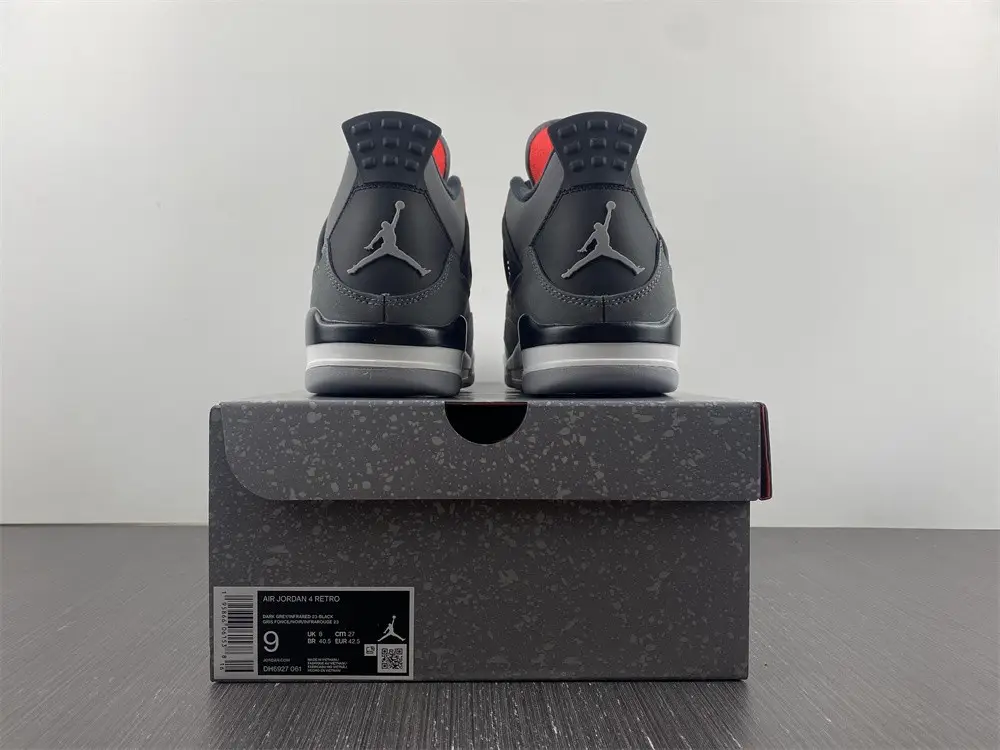 Jordan 4 Retro 
