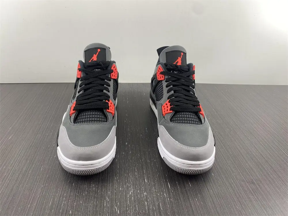 Jordan 4 Retro 