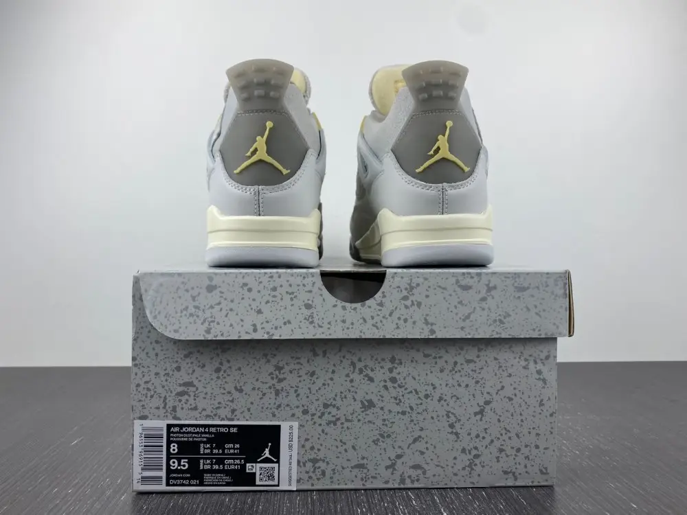 Jordan 4 Retro SE Craft Photon 