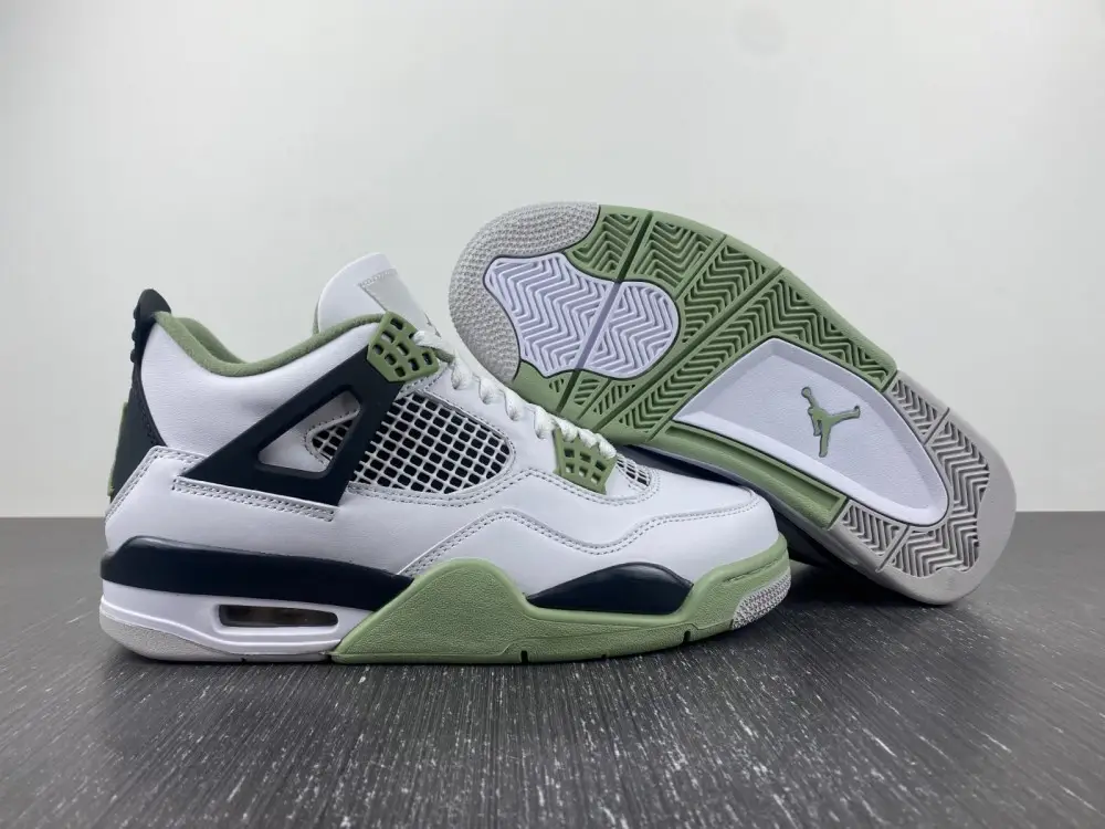 Jordan 4 Retro 