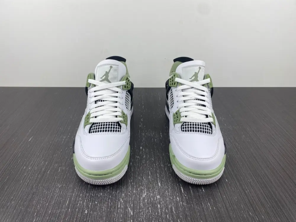 Jordan 4 Retro 