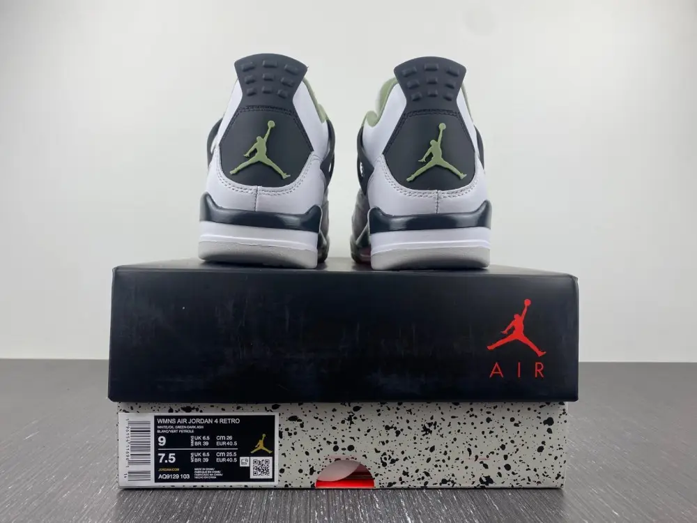 Jordan 4 Retro 