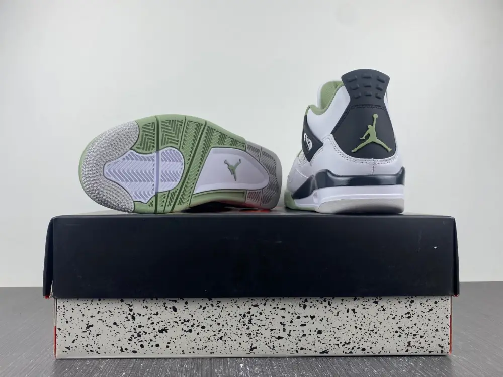 Jordan 4 Retro 