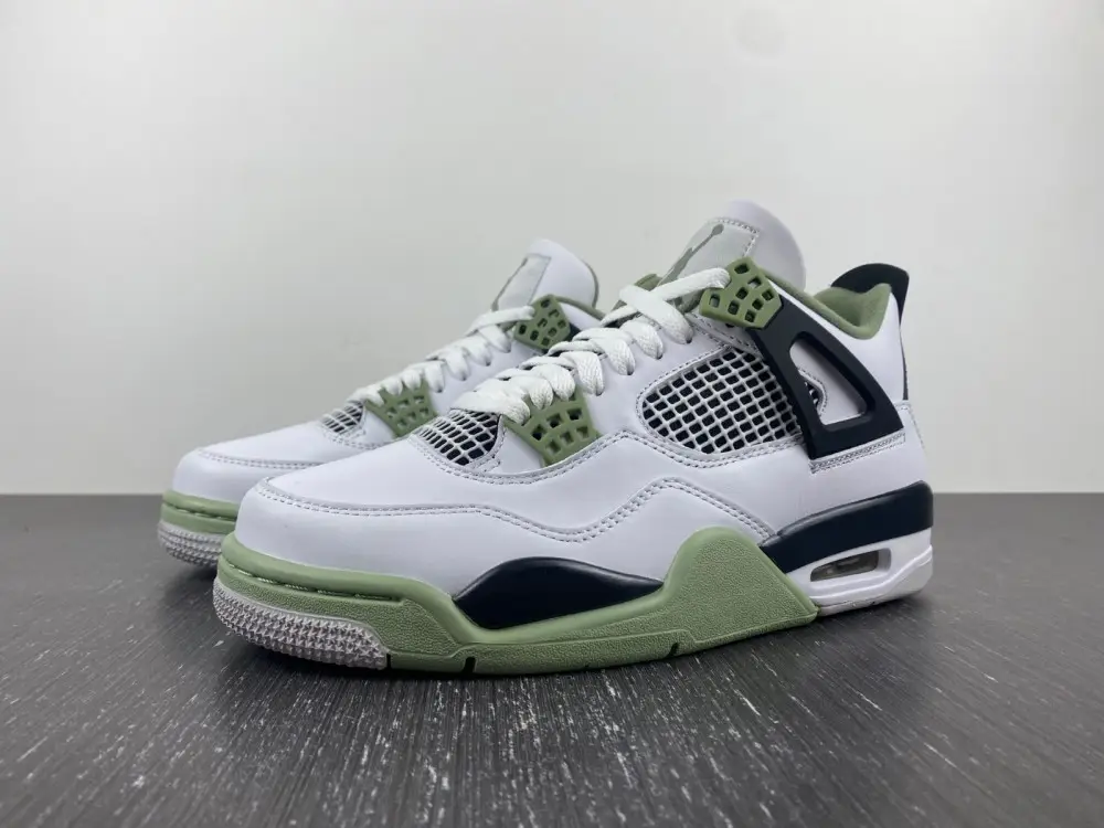 Jordan 4 Retro 