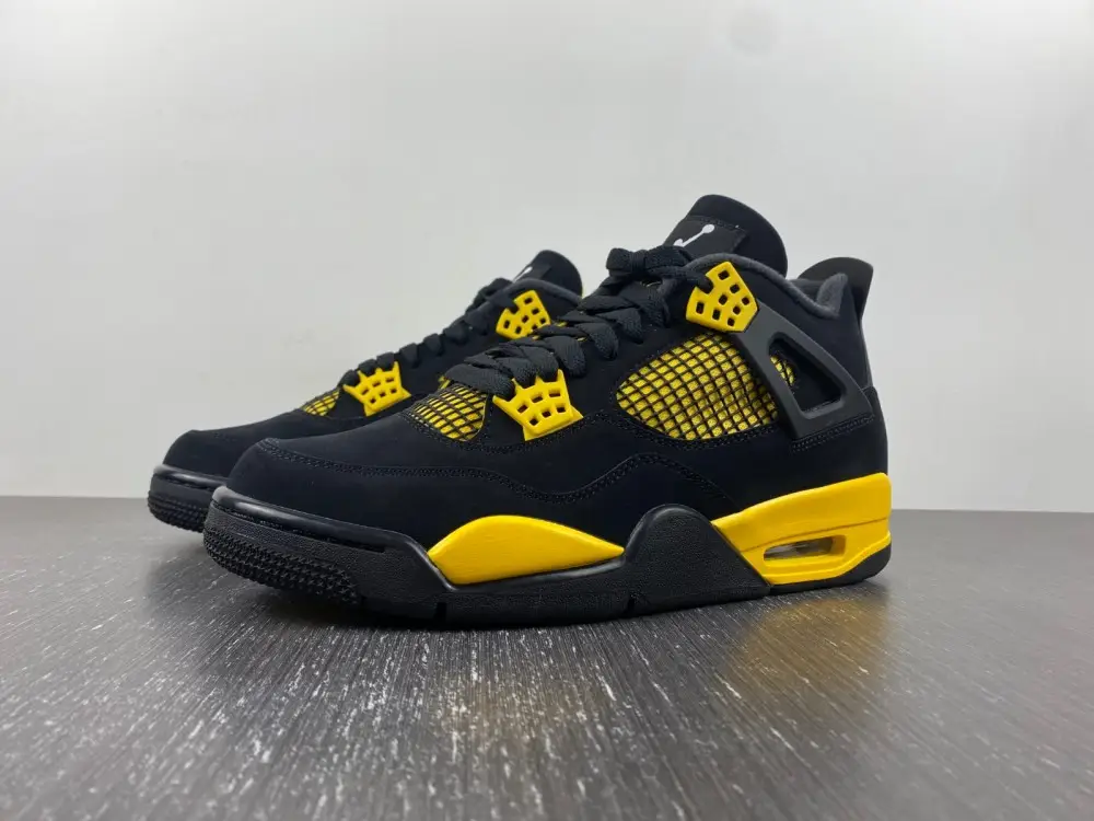 Jordan 4 Retro Thunder 