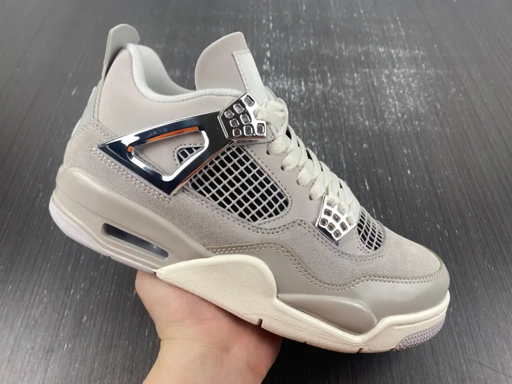 Jordan 4 Retro Frozen 