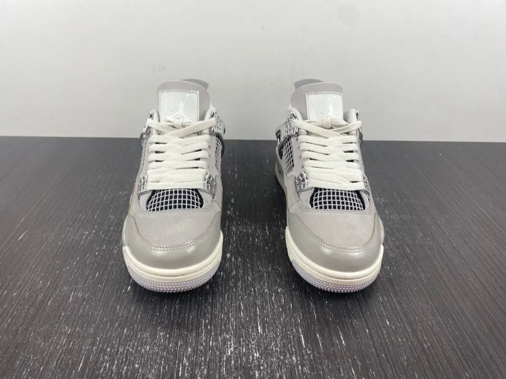 Jordan 4 Retro Frozen 