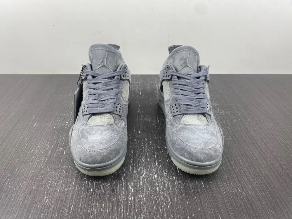 Jordan 4 Retro 