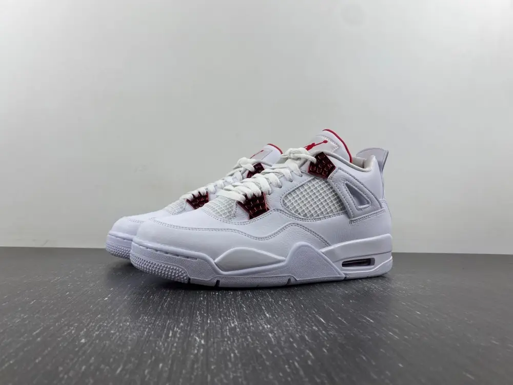 Jordan 4 Retro Metallic 