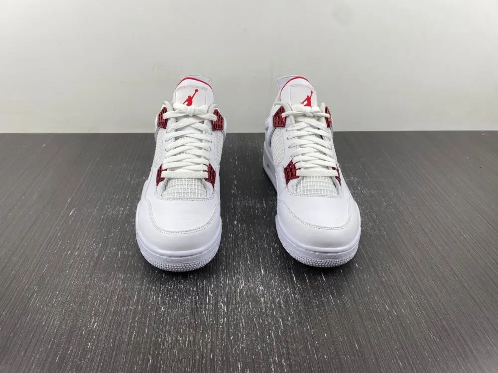 Jordan 4 Retro Metallic 