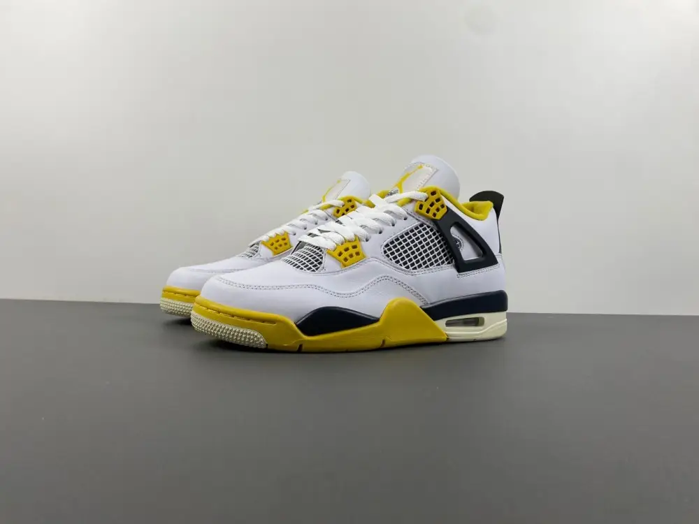 Jordan 4 “Vivid 