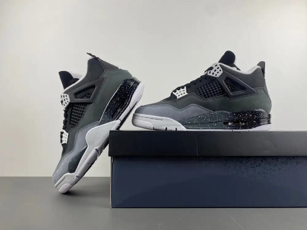 AIR JORDAN 4 RETRO 